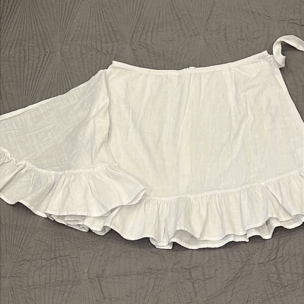 White Women’s rayon ruffled faux wrap mini skirt with tie size M - Picture 6 of 9
